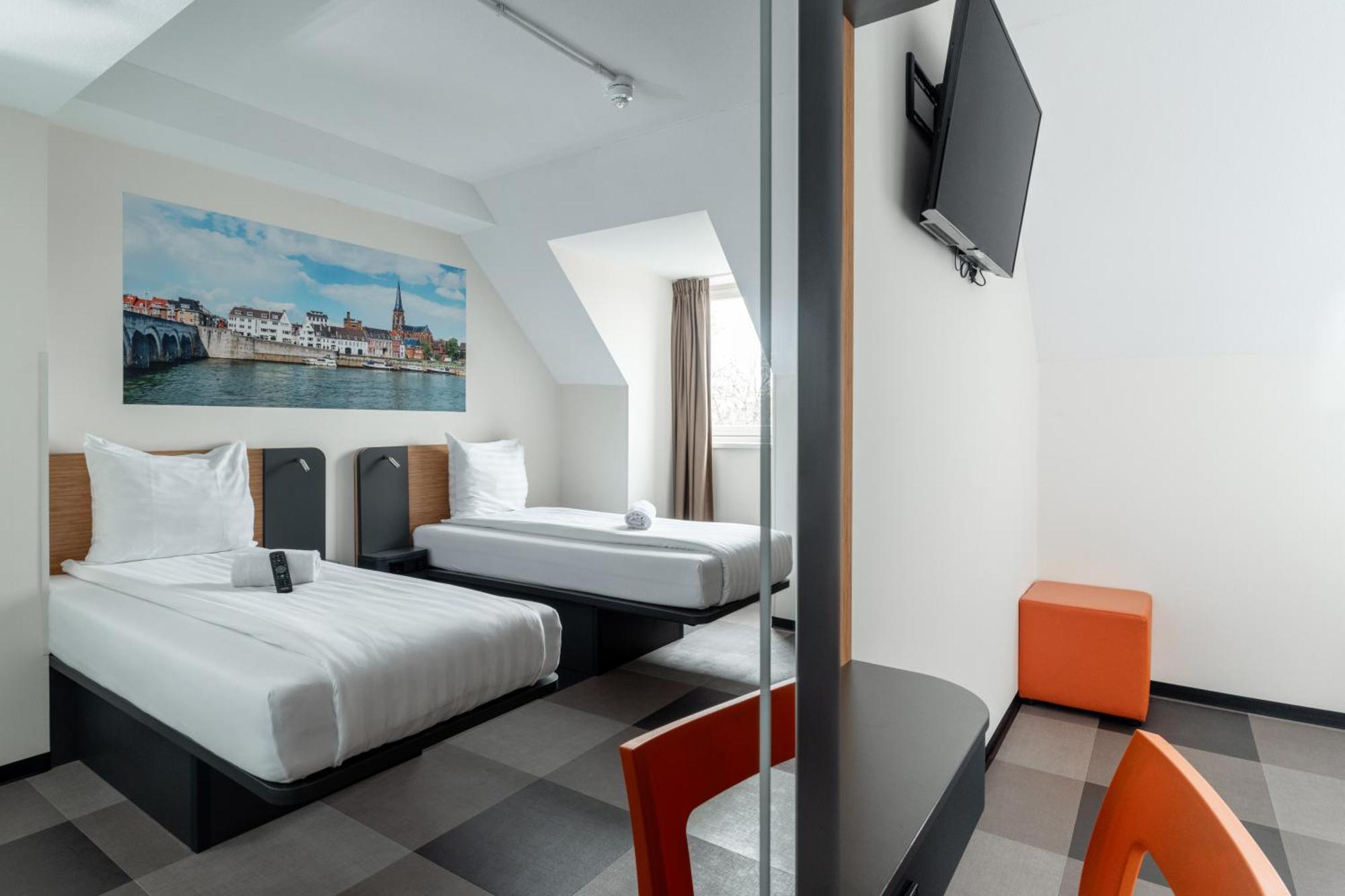 Easyhotel Maastricht City Centre Экстерьер фото