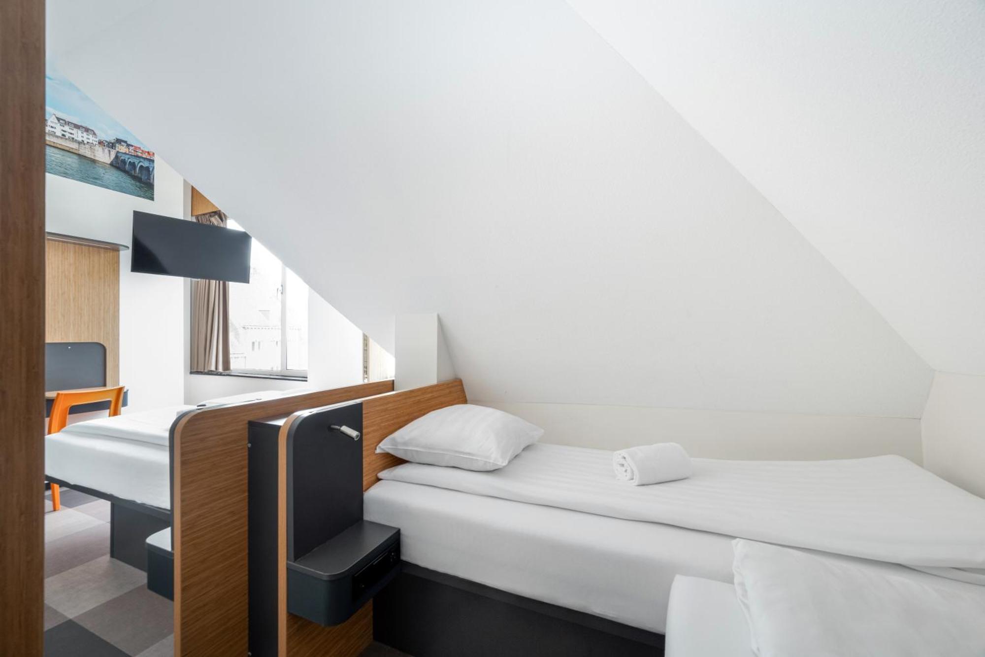 Easyhotel Maastricht City Centre Экстерьер фото