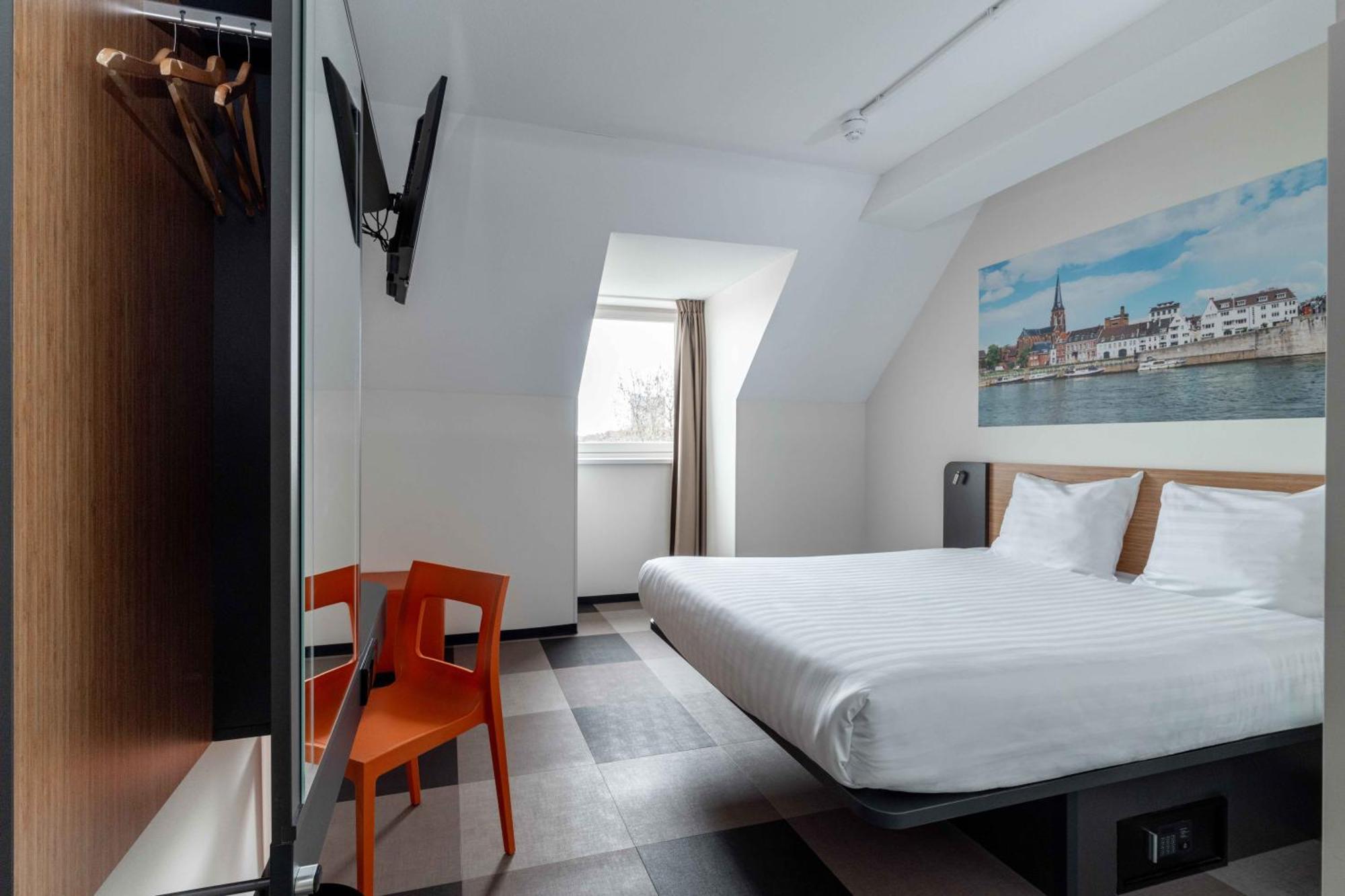 Easyhotel Maastricht City Centre Экстерьер фото