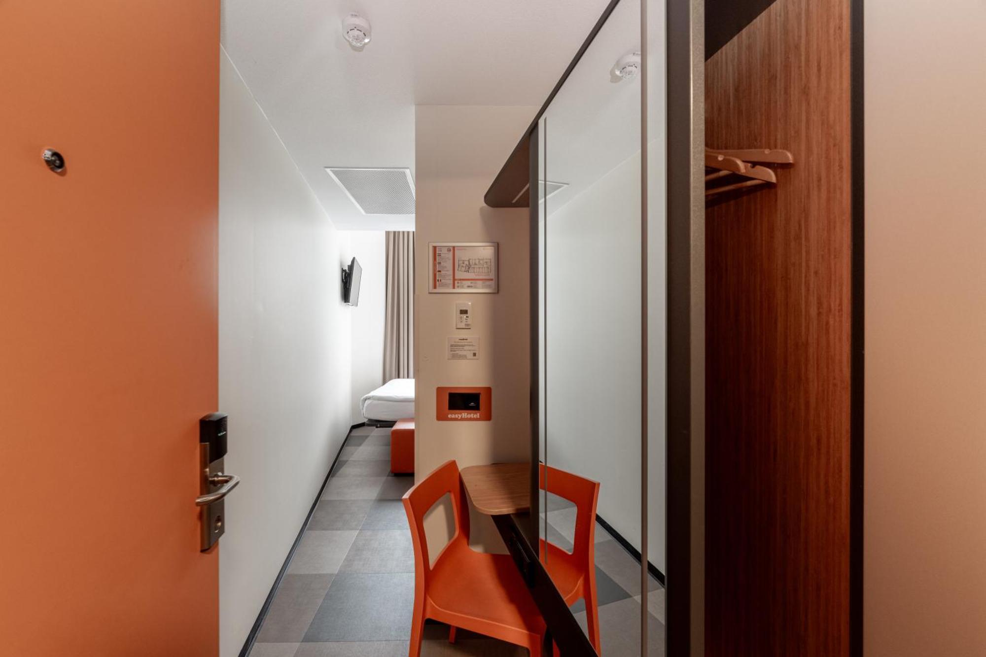Easyhotel Maastricht City Centre Экстерьер фото