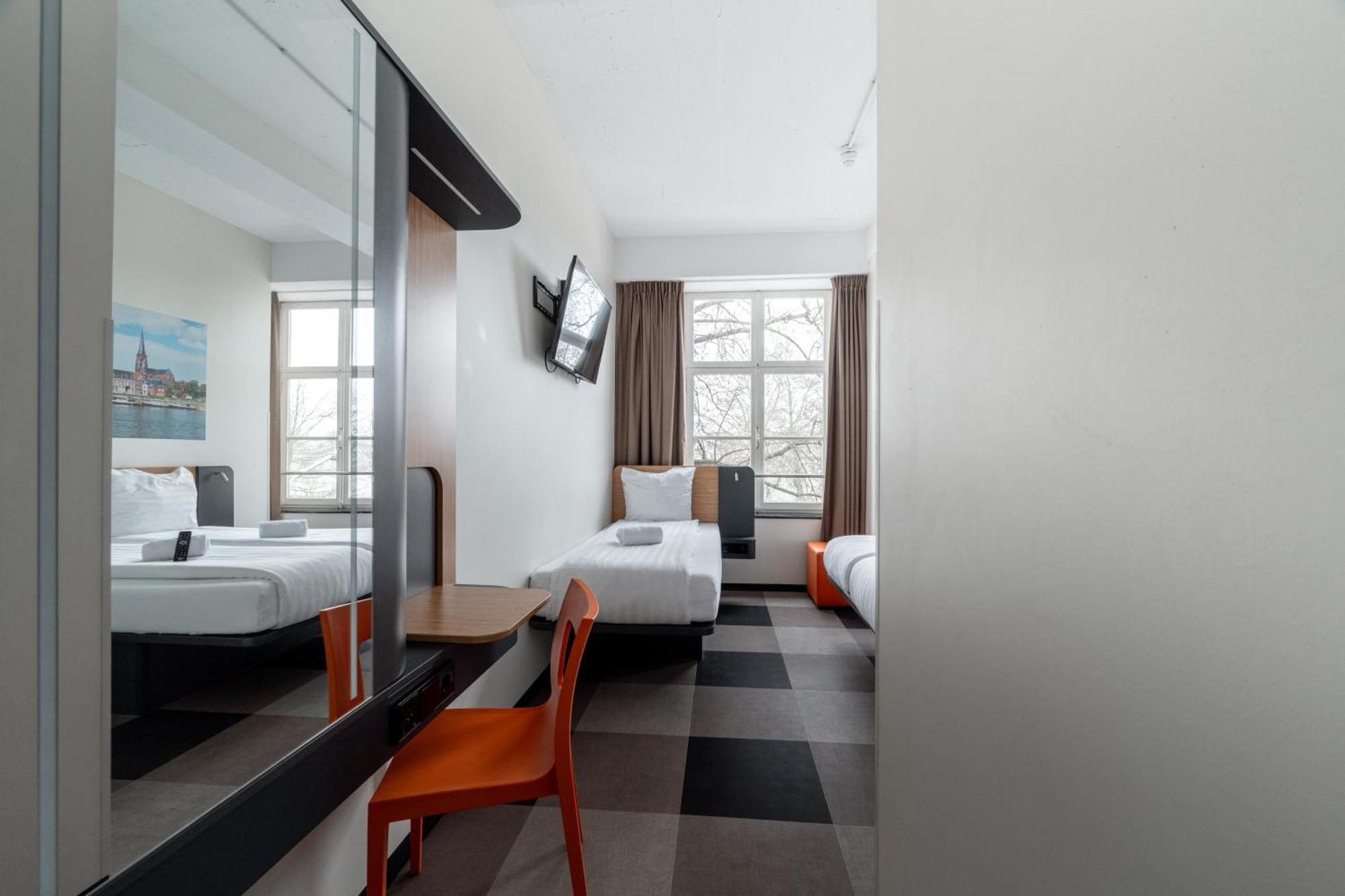 Easyhotel Maastricht City Centre Экстерьер фото