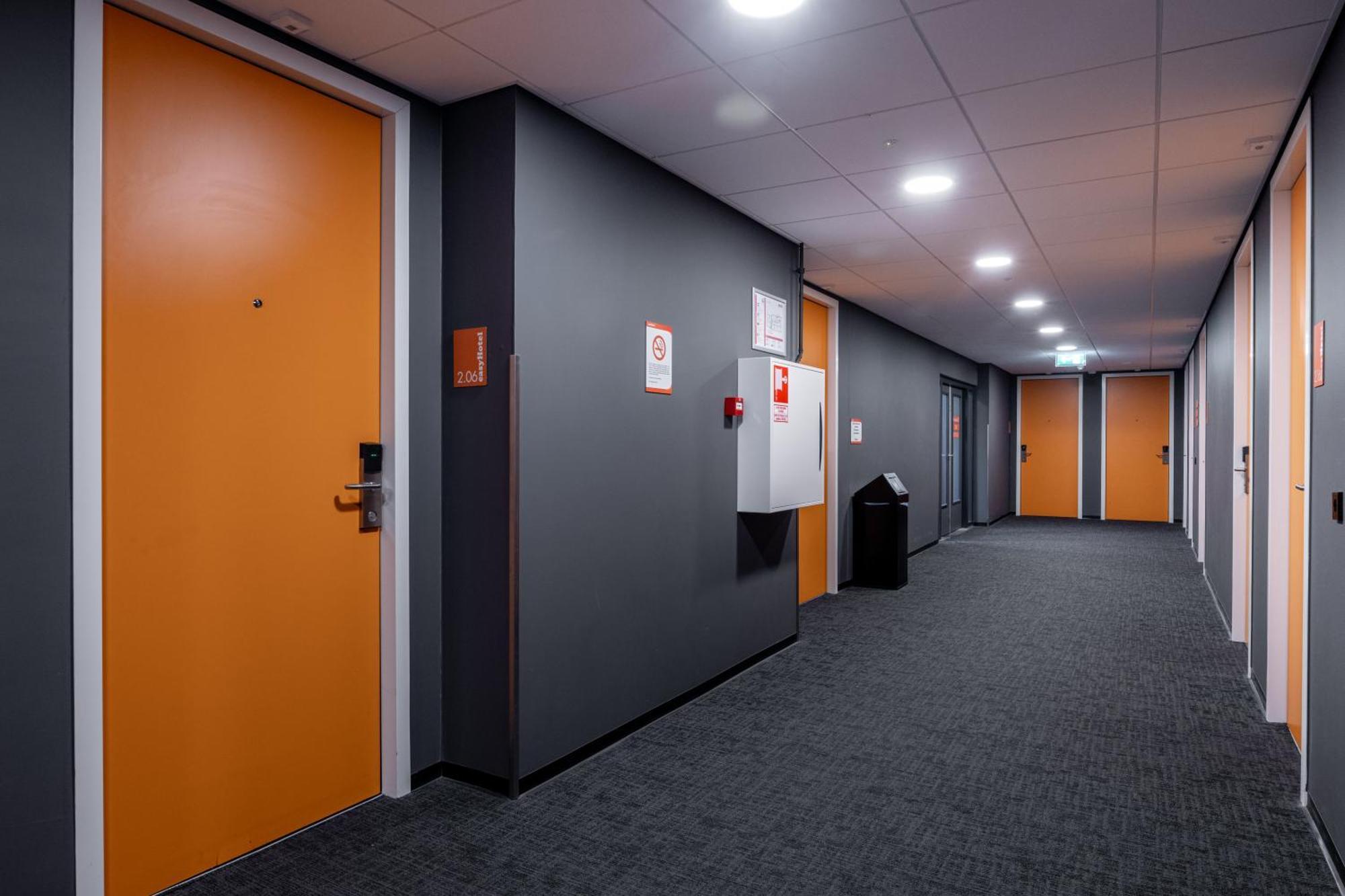Easyhotel Maastricht City Centre Экстерьер фото