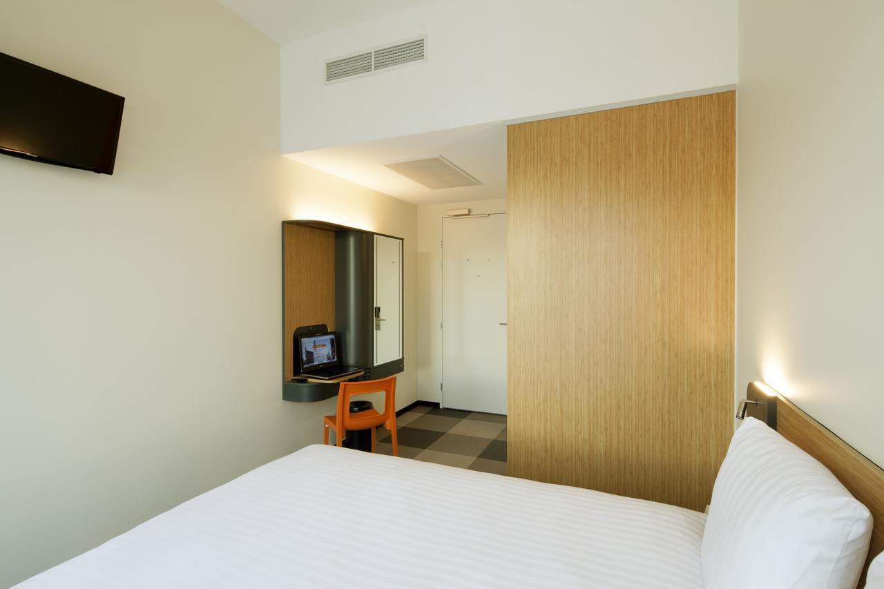 Easyhotel Maastricht City Centre Экстерьер фото